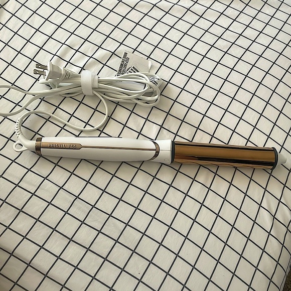 Kristin Ess Hair 1 1/4 Inch Curling Iron Pivot Wand - Picture 2 of 6